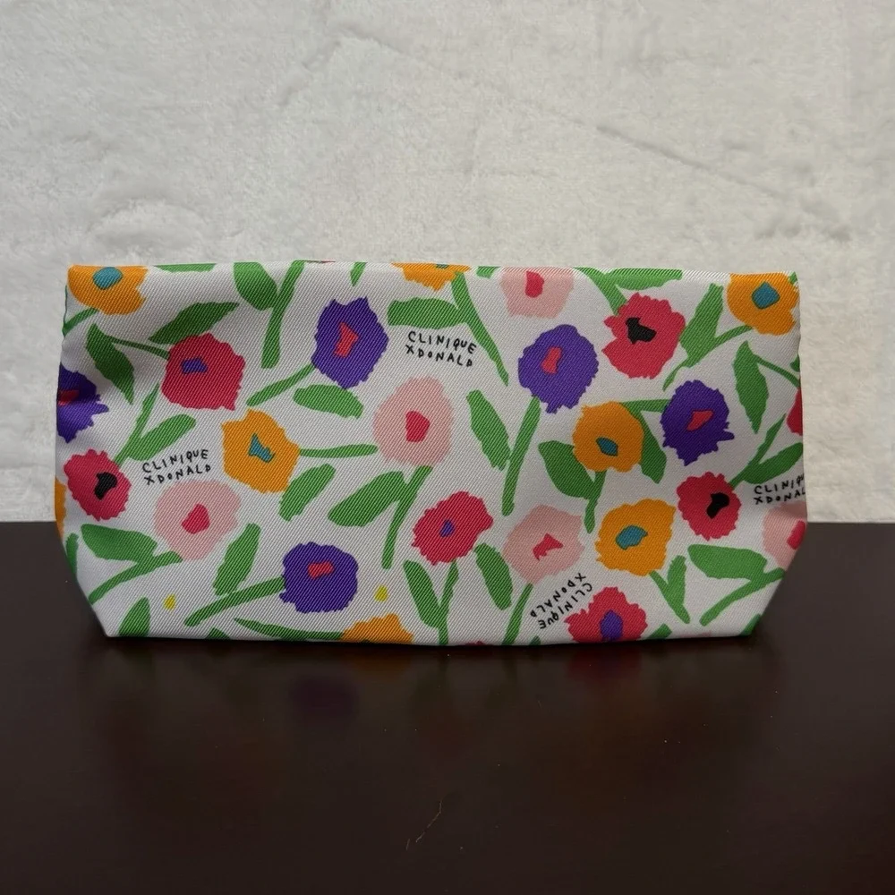 Clinique x Donald Floral Cosmetic Travel Makeup Bag Zipper Closure Purple Unused